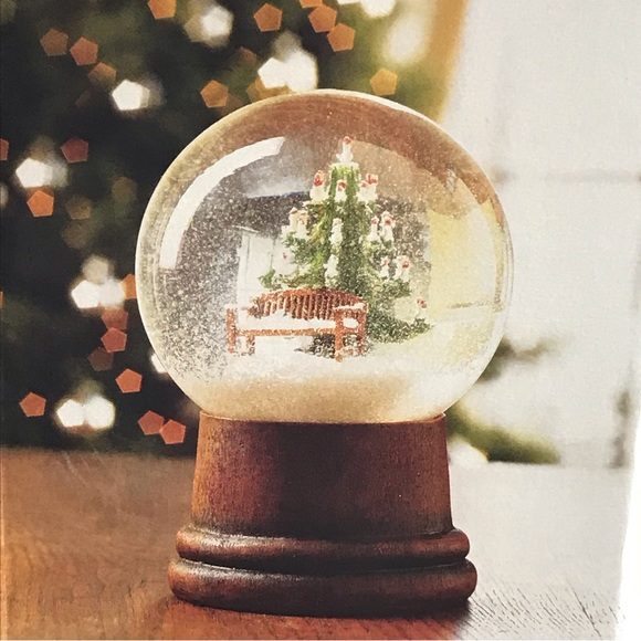 Smith & Hawken Holiday Smith Hawken Christmas Tree Bench Snow Globe